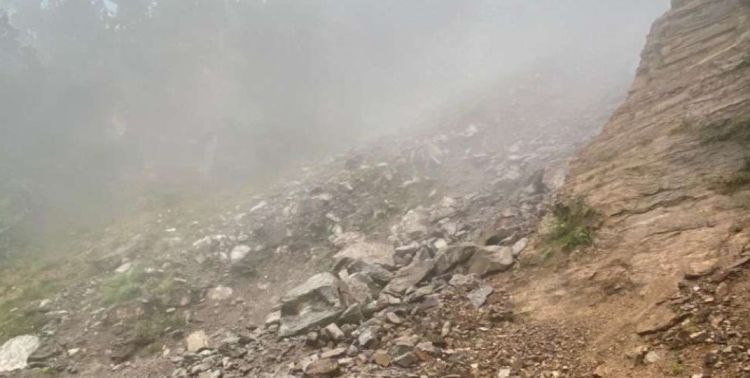 पहिरोका कारण कर्णाली राजमार्ग पुनः अवरुद्ध