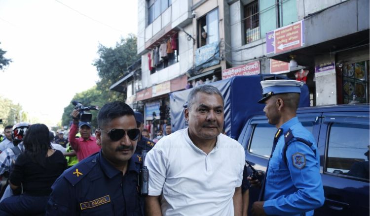 दुर्गा प्रसाईं चौथो पटक पक्राउ– पहिले आसामबाट ल्याइयो, त्यसअघि भर्‍याङ हालेर पस्नुपर्‍यो घरभित्र