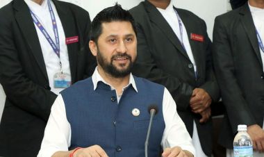 अध्यादेशको आलोचनापछि रास्वपा सभापति लामिछानेसहित सांसदहरू छलफलमा