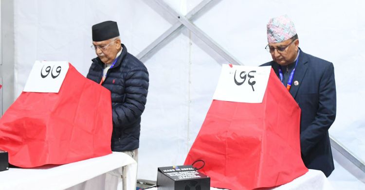 भोट हाल्न ओली र ईश्वरले लगाए बराबर समय