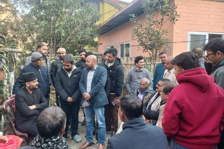 बालेन शाहलाई महोत्तरीका रास्वपा नेता एवम् आफन्तले भेटेर गरे ३ नम्बर क्षेत्रबाट चुनाव लड्न आग्रह