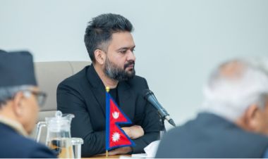  सातै प्रदेशका मुख्यमन्त्रीहरूसँग सामूहिक छलफल गर्दै प्रधानमन्त्री बालेन 