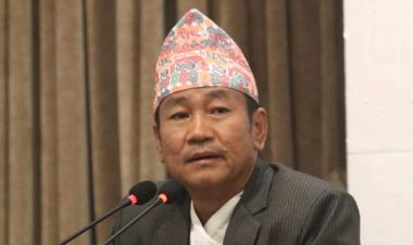 नेपाली सेनालाई सुकुम्बासीको लगत नदिन पालिकाहरूलाई  हर्क साम्पाङको अनुरोध