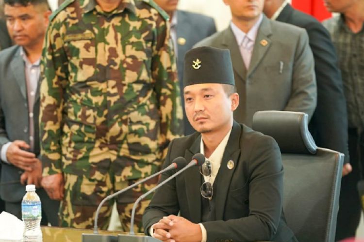  गृहमन्त्री गुरुङले भने– ‘पार्टी निर्णयको पालना गर्छु, अनुसन्धानमा सहयोग गर्न तयार छु’