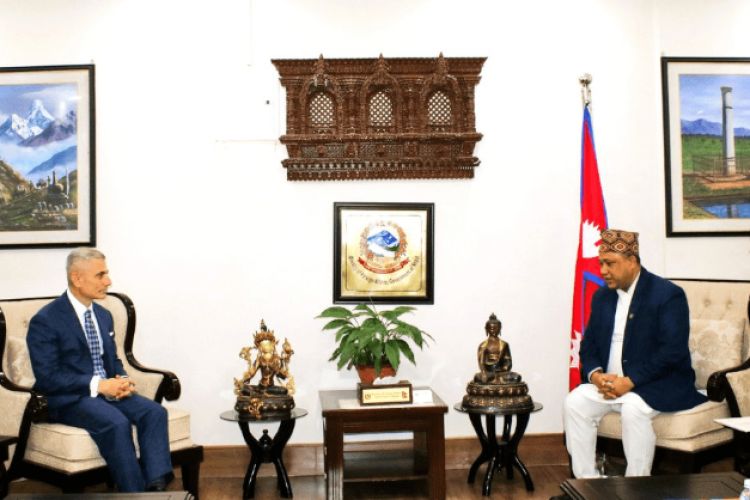 परराष्ट्रमन्त्री खनाल र अमेरिकी सहायक विदेशमन्त्री कपुरबिच भेटवार्ता