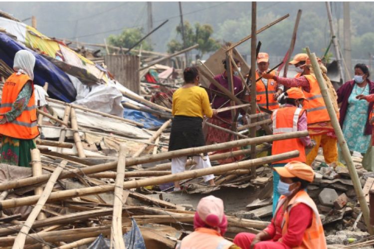 आज मध्याह्नसम्म २१९ सुकुम्बासी परिवार रंगशाला पुगे