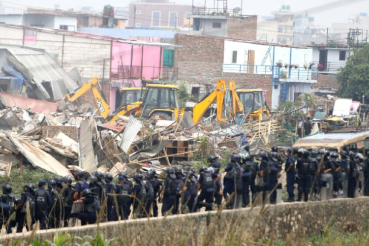  राजधानीका सुकुमबासी बस्तीमा आज पनि चलाइए डोजर 