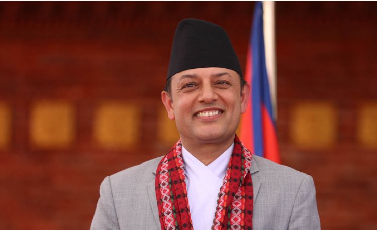 सभामुखको कार्केडलाई ट्राफिक प्रहरीले चिट काटेपछि................