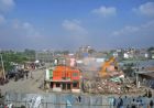  वंशीघाट क्षेत्रका घरहरुमा चल्यो डोजर 