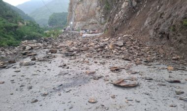सुक्खा पहिरो खस्दा नारायणगढ–मुग्लिन सडक अवरुद्ध 