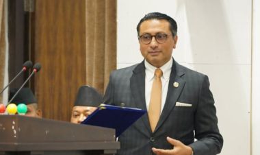 नीति तथा कार्यक्रम प्रस्तुत, छलफलमा प्रधानमन्त्री चाहिने भन्दै पुनःविपक्षीको अवरोध