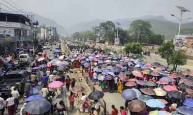 बुटवलमा विभिन्न स्थानबाट आएका  सुकुमबासीहरूले प्रदर्शन