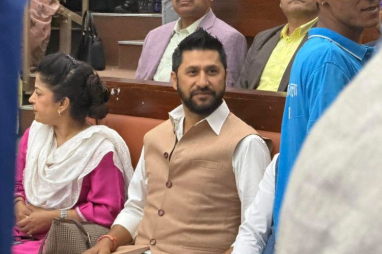 रवि लामिछाने भन्छन्– ‘म जीवनी लेख्न होइन इतिहास लेख्न हिँडेको हुँ’