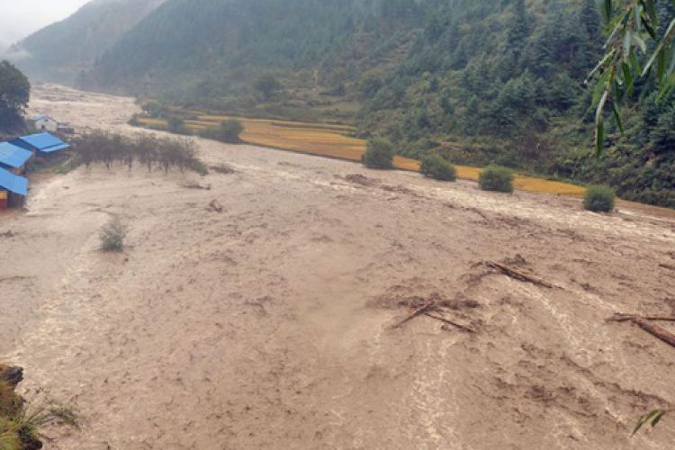 हुम्लाको नेप्कामा बाढीले बगायो घरगोठ र विद्यालय