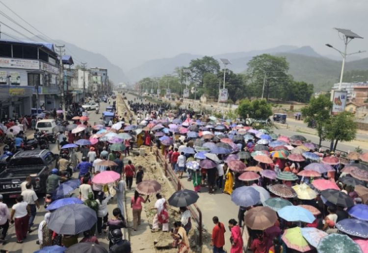 बुटवलमा विभिन्न स्थानबाट आएका  सुकुमबासीहरूले प्रदर्शन