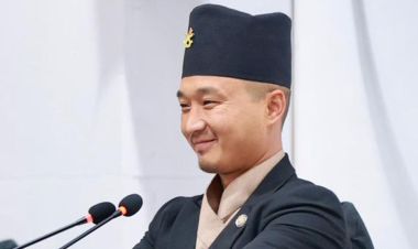 विमानस्थल अध्यागमनका कर्मचारीलाई अनिवार्य ढाका टोपी लगाउन गृहमन्त्रीको निर्देशन