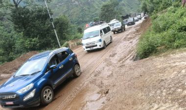 लेदो हटाइएपछि मुग्लिन-नारायणघाट सडक दुईतर्फी सञ्चालनमा
