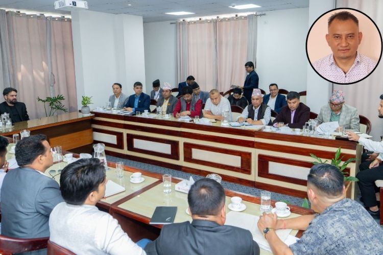 सिंहदरबारबाट पक्राउ परेका किस्पाङका अध्यक्ष १० मुद्दाका फरार प्रतिवादी
