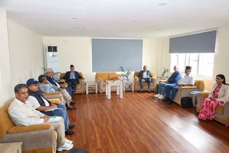अन्तिम प्रस्ताव लेखनको जिम्मा बादल एक्लैले लिन खोजेपछि एमाले कार्यदल बैठक स्थगित