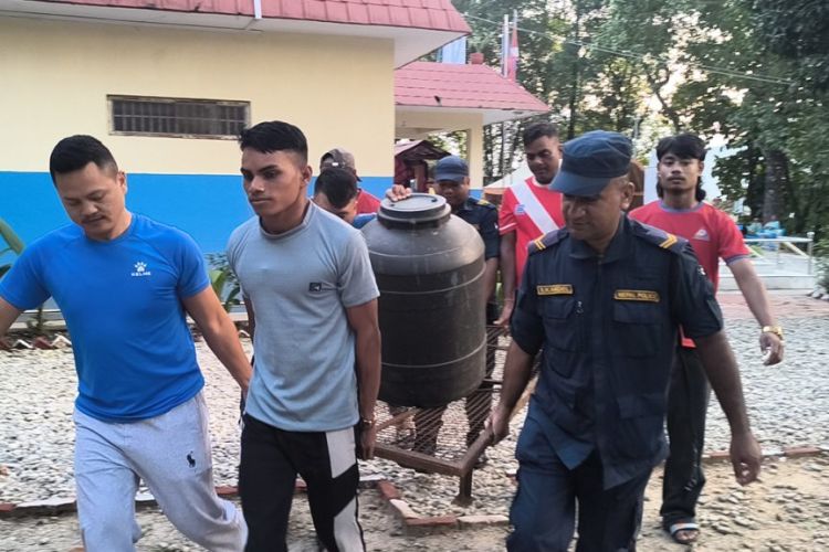 बाढीबाट विस्थापित बस्ती ‘विषाक्त मदिरा’को जोखिममा