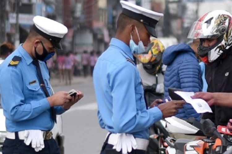 २४ घण्टामा ट्राफिक प्रहरीले गर्यो ५१४ जनालाई कारबाही