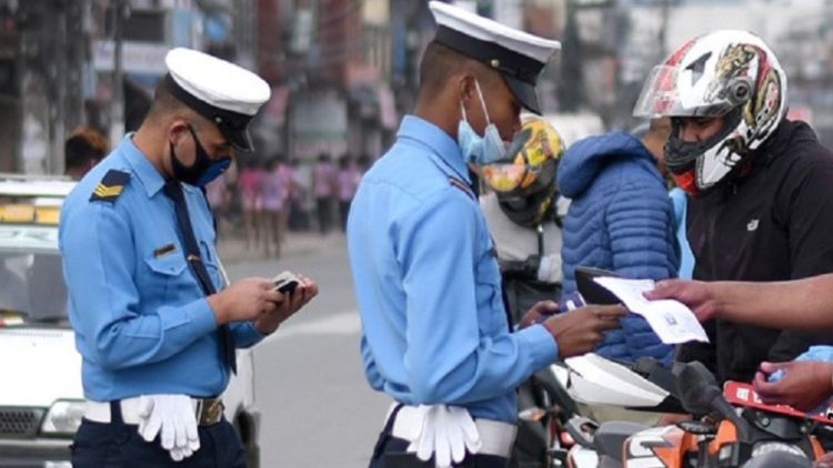 २४ घण्टामा ट्राफिक प्रहरीले गर्यो ५१४ जनालाई कारबाही